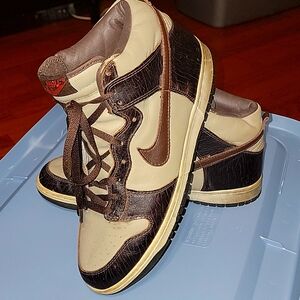 VINTAGE 2003 CLASSIC NIKE DUNKS PREMIUM